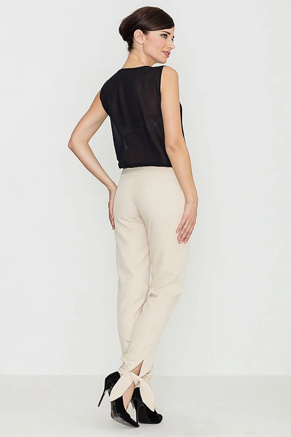 Elegant Bow-Detail Trousers