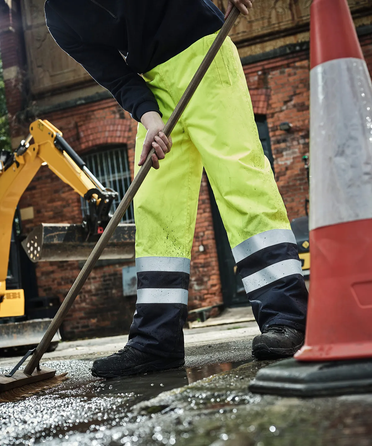 Orange/Navy - Pro hi-vis insulated overtrousers