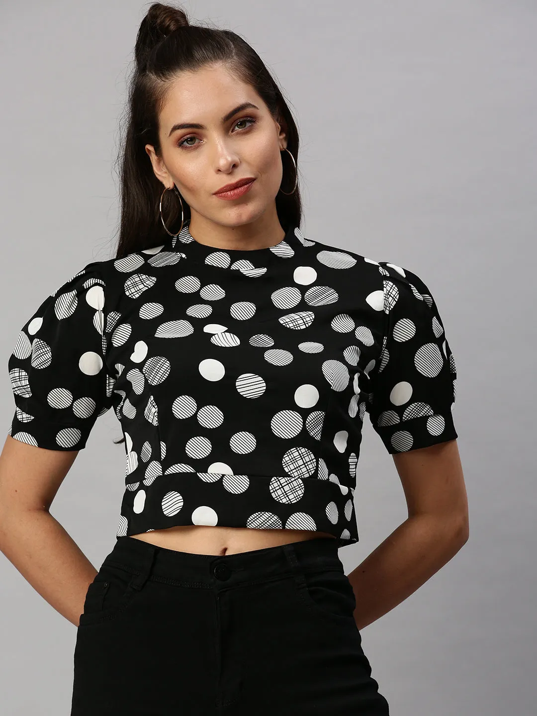 Women's Black Printed Crop Tops